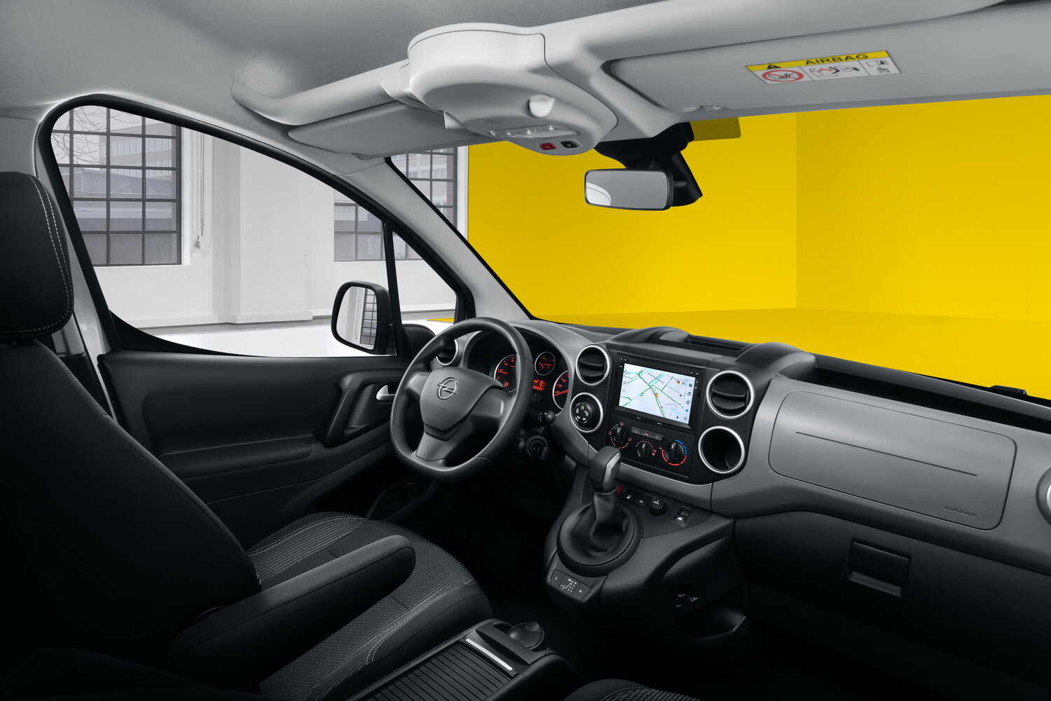 Opel Combo, PCMA, 2020–2022, Компактвэн Life: Передняя часть салона