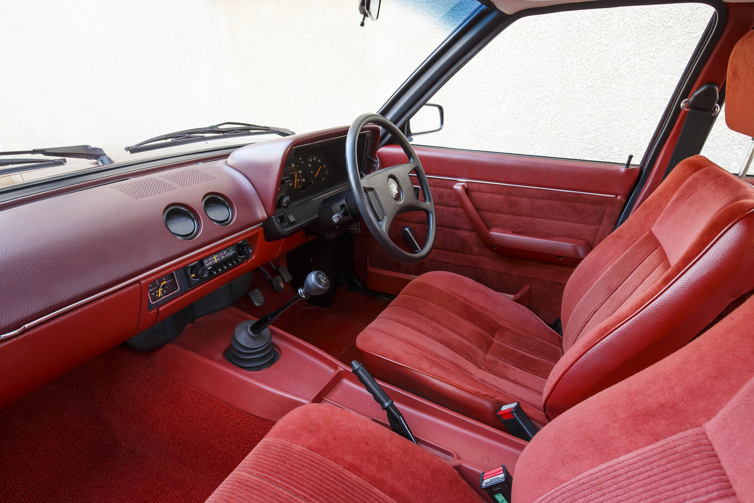Vauxhall Cavalier, I, 1975–1981, Седан: Передняя часть салона