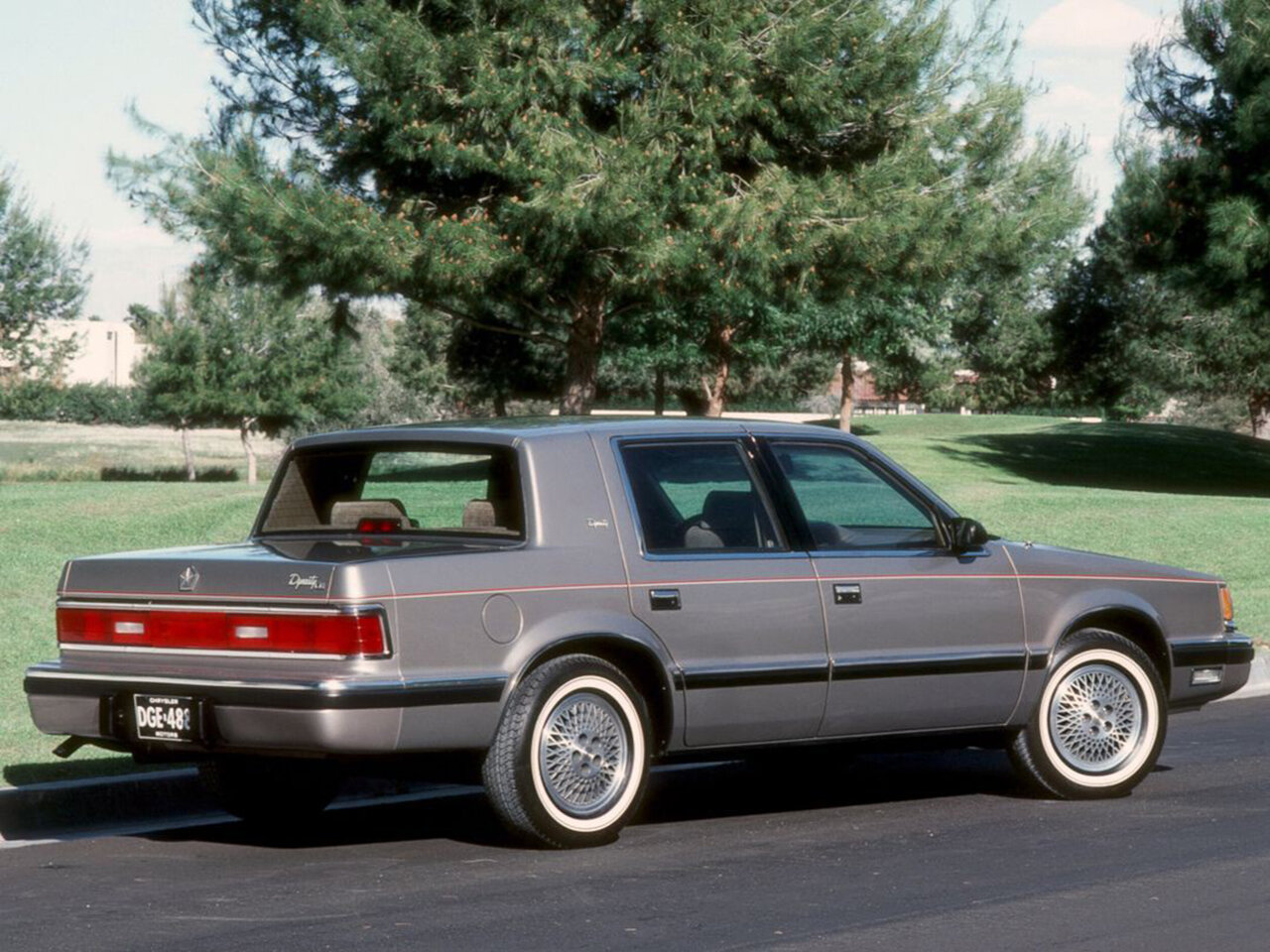 Chrysler Dynasty, , 1988–1993, Sedan: Rear three-quarter view