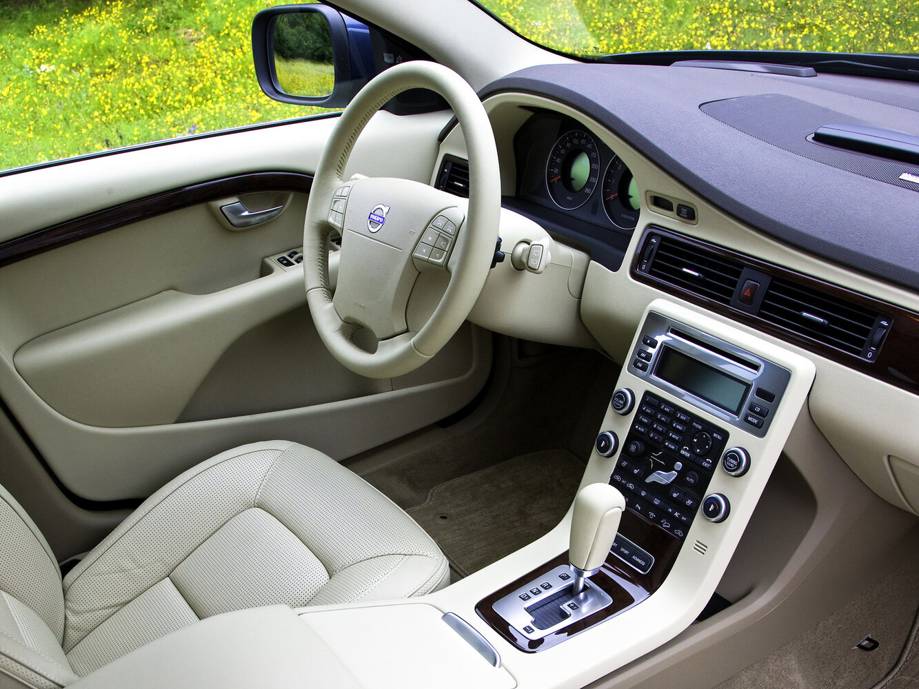 Volvo XC70, II, 2007–2013, Универсал 5 дв.: Передняя часть салона