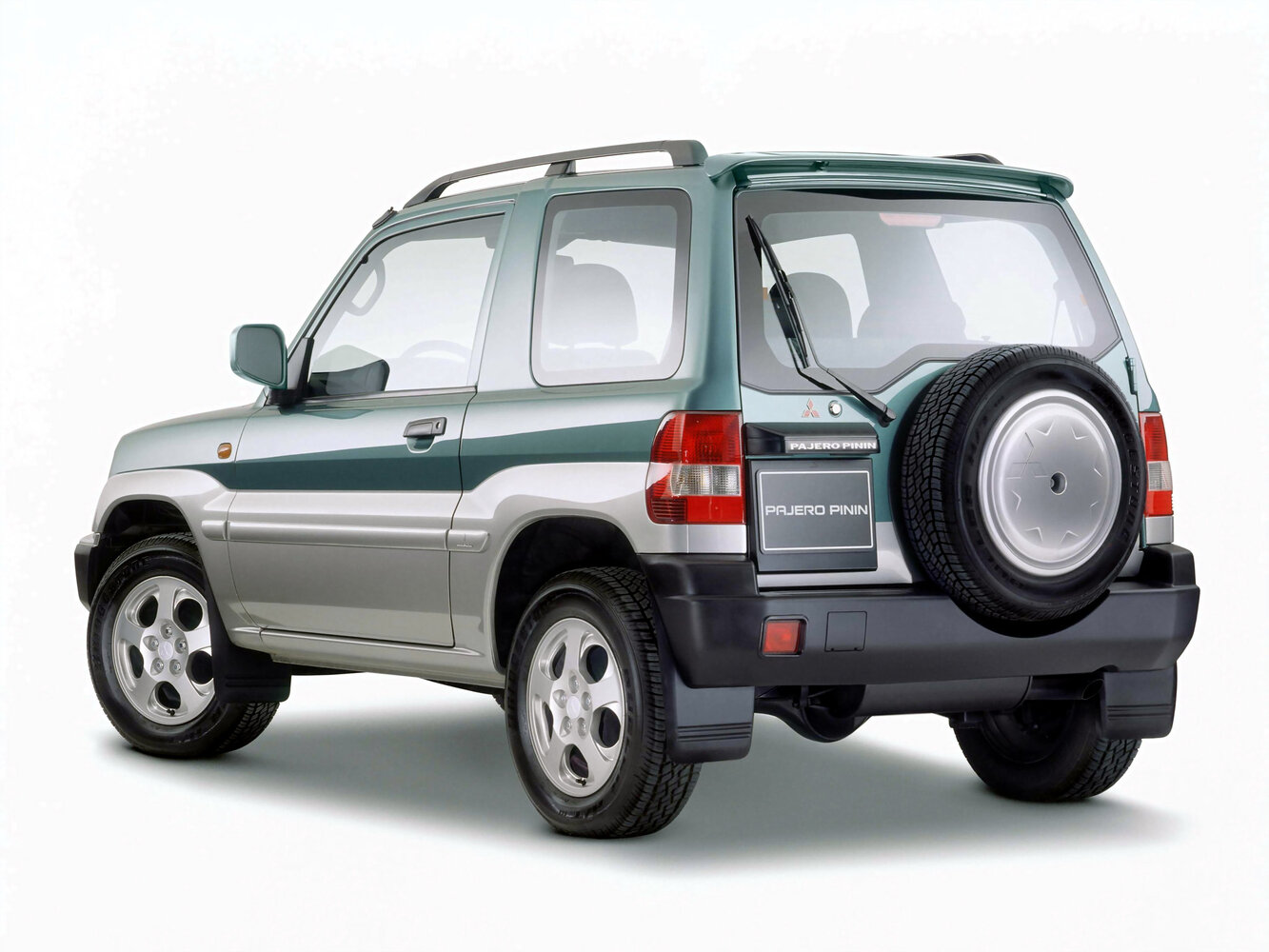 Mitsubishi Pajero Pinin, , 1998–2006, Внедорожник 3 дв.: Вид сзади в три четверти