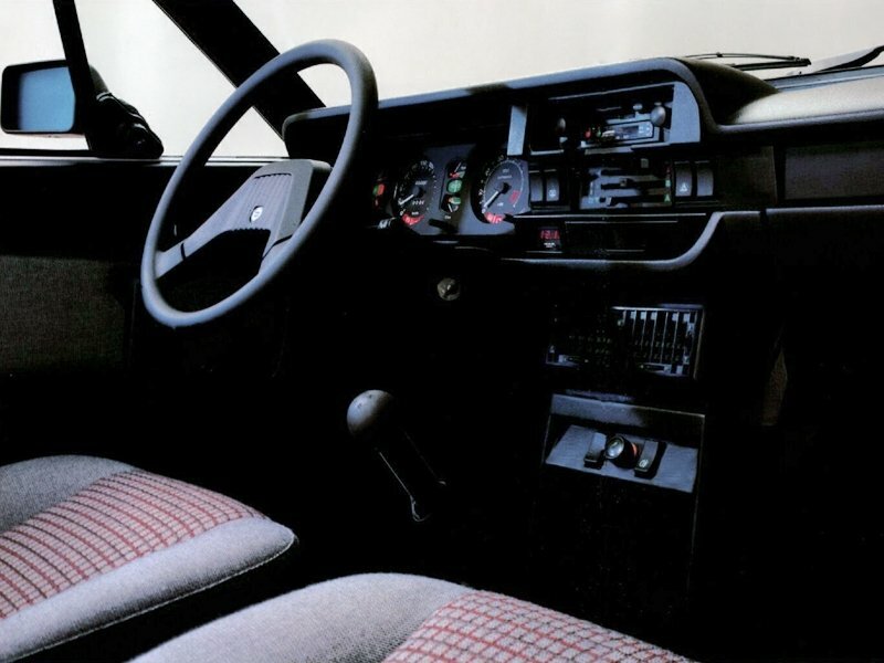 Lancia Beta, , 1972–1984, Купе: Передняя часть салона
