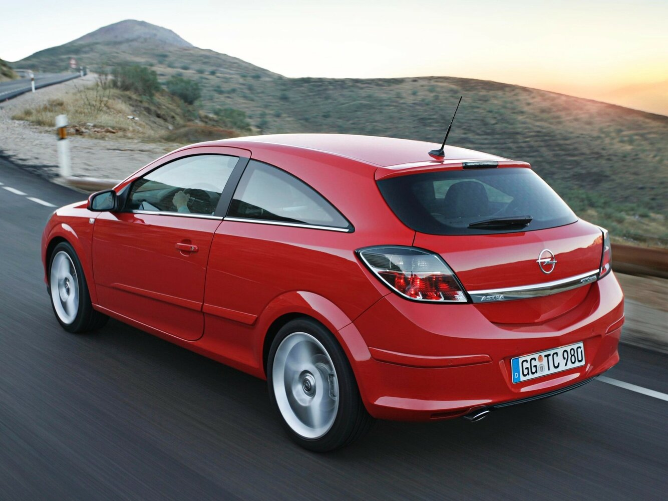 Opel Astra, H Рестайлинг, 2006–2014, Хэтчбек 3 дв. GTC: Вид сзади в три четверти