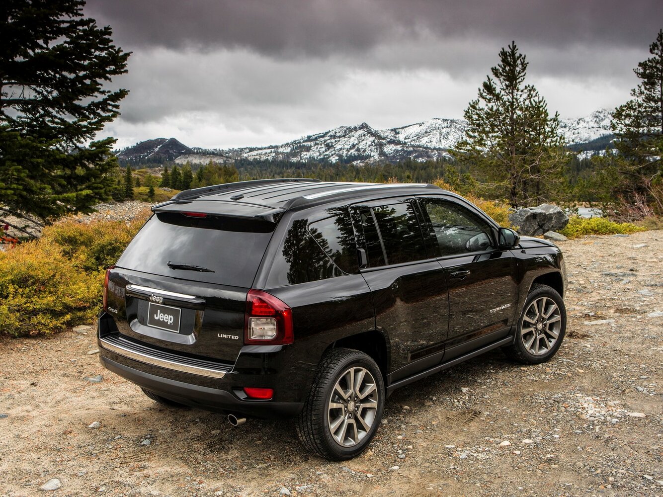 Jeep Compass, I Рестайлинг 2, 2013–2016, Внедорожник 5 дв.: Вид сзади в три четверти
