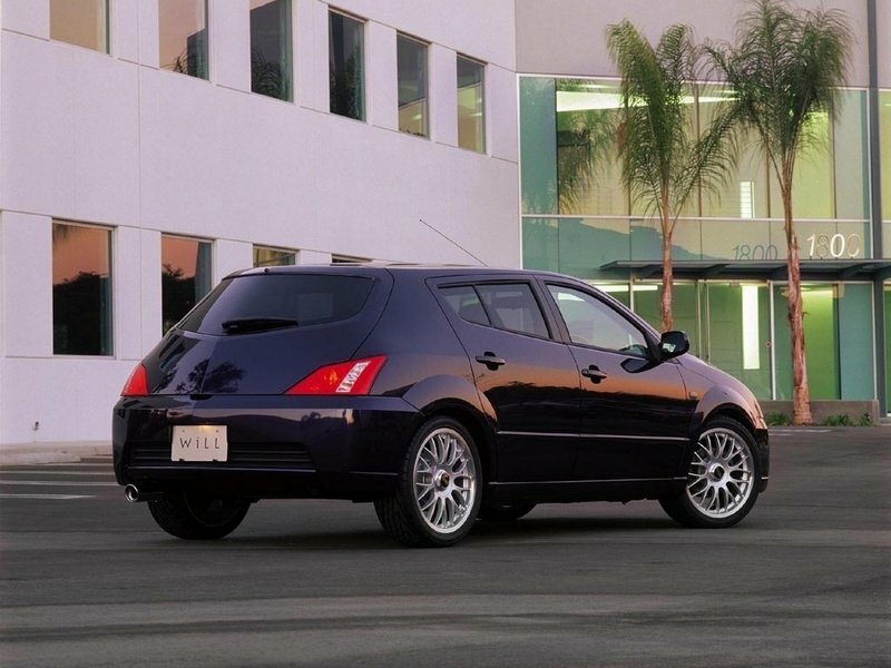 Toyota WiLL, II (VS), 2001–2004, Hatchback 5 door: Rear three-quarter view