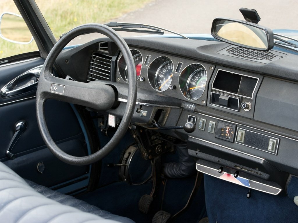 Citroen DS, I facelift 2, 1967–1976, Convertible: Front cabin