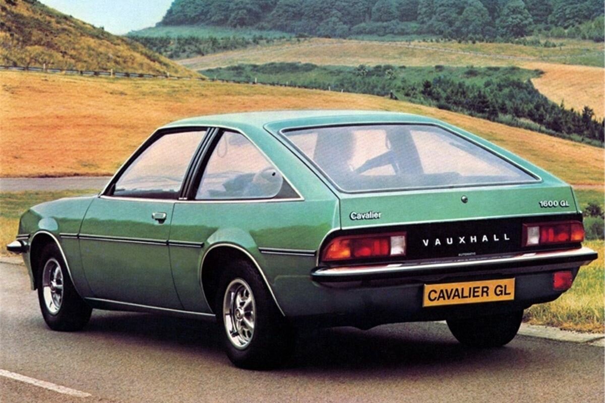 Vauxhall Cavalier, I, 1975–1981, Хэтчбек 3 дв.: Вид сзади в три четверти