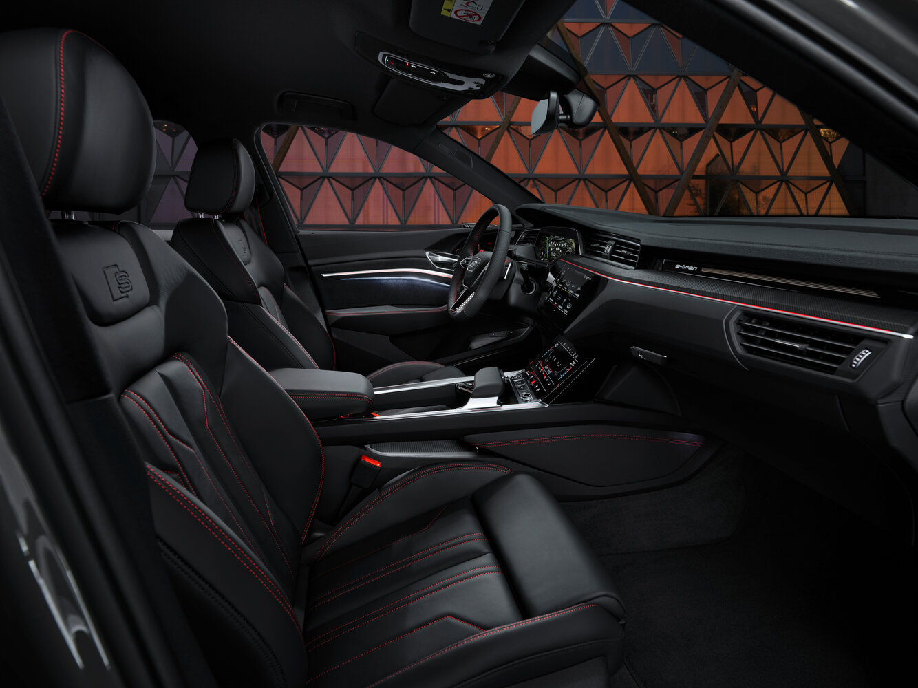 Audi Q8 Sportback e-tron, , 2022–2025, Внедорожник 5 дв.: Передняя часть салона