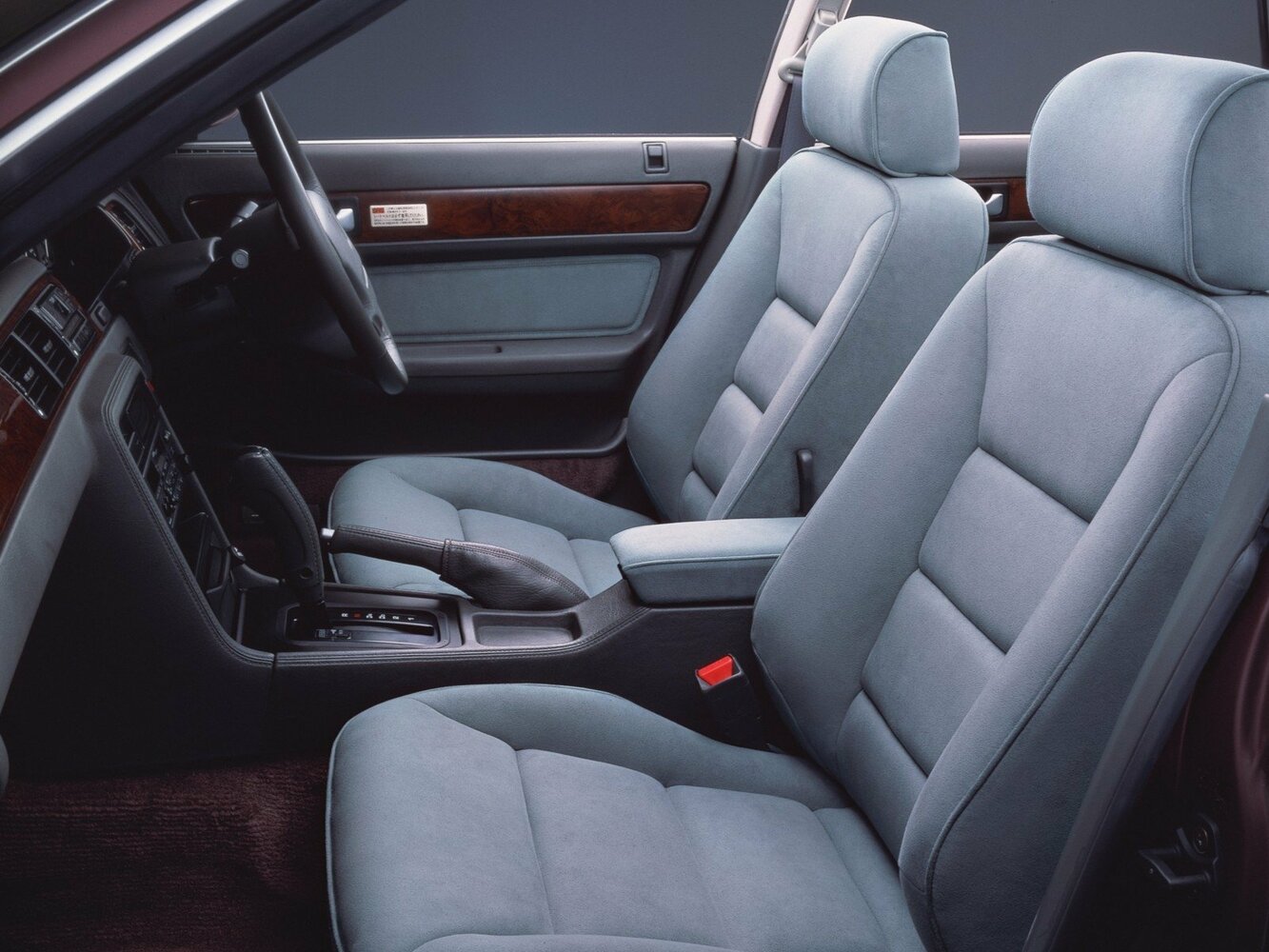 Honda Inspire, I, 1989–1992, Sedan: Front cabin