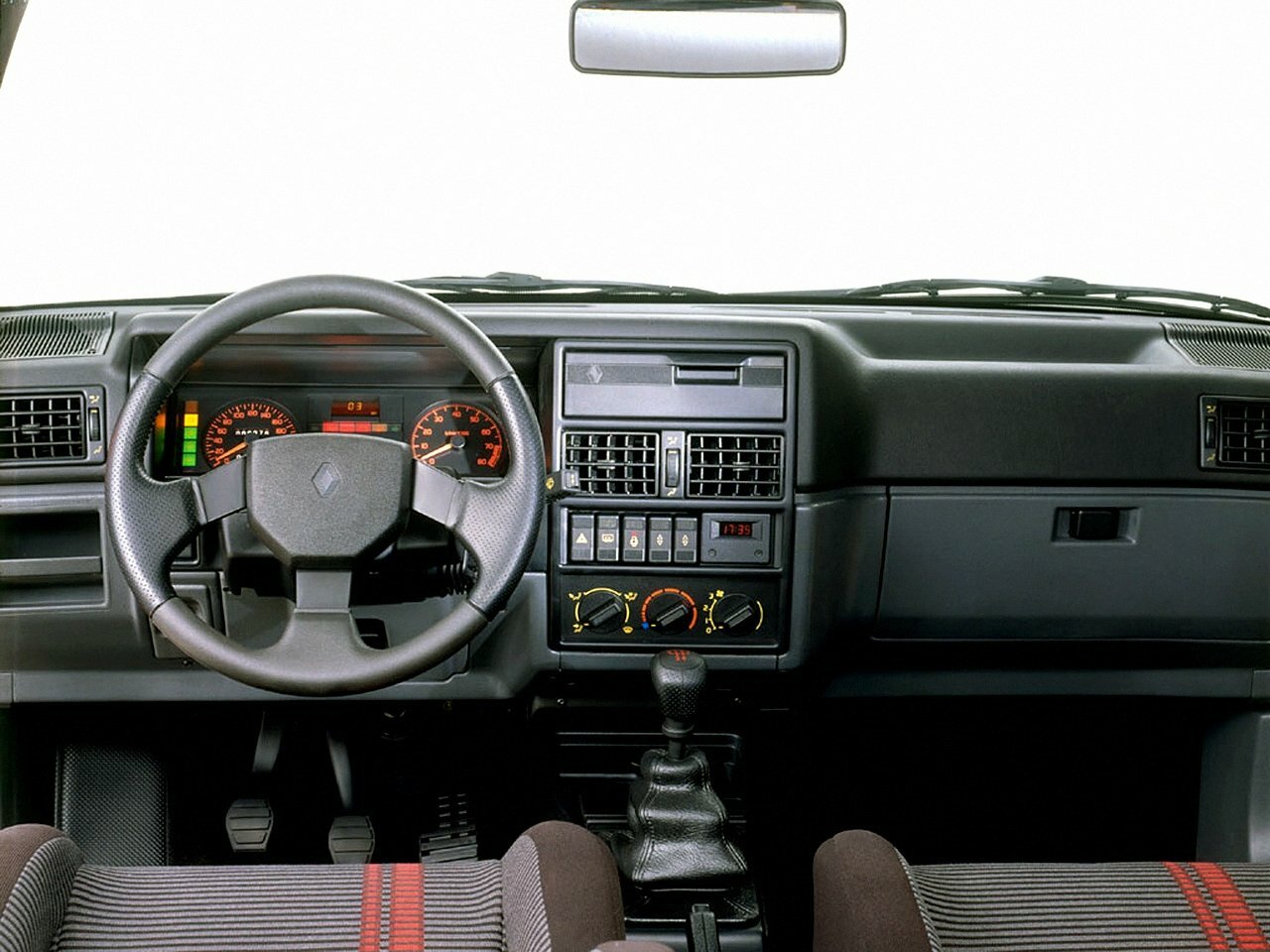 Renault 19, II, 1992–2002, Хэтчбек 3 дв.: Передняя панель