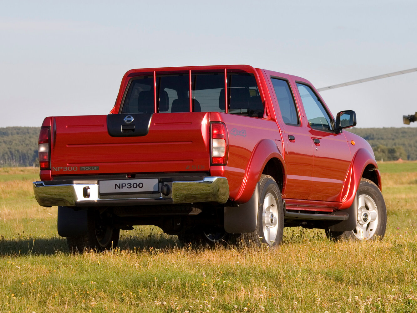 Nissan NP300, , 2008–2015, Pickup Двойная кабина: Rear three-quarter view