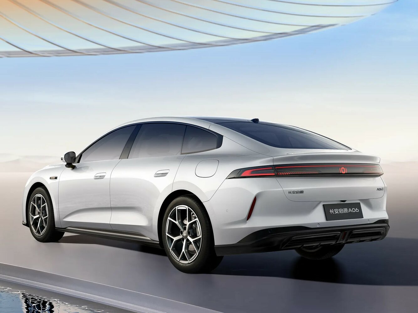 Changan Qiyuan A06, , 2023–2026, Хэтчбек 5 дв.: Вид сзади в три четверти