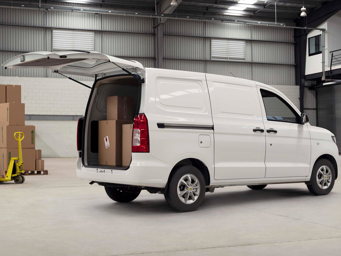 Chevrolet Damas, II, 2026–2026, Фургон Max: Вид сзади в три четверти