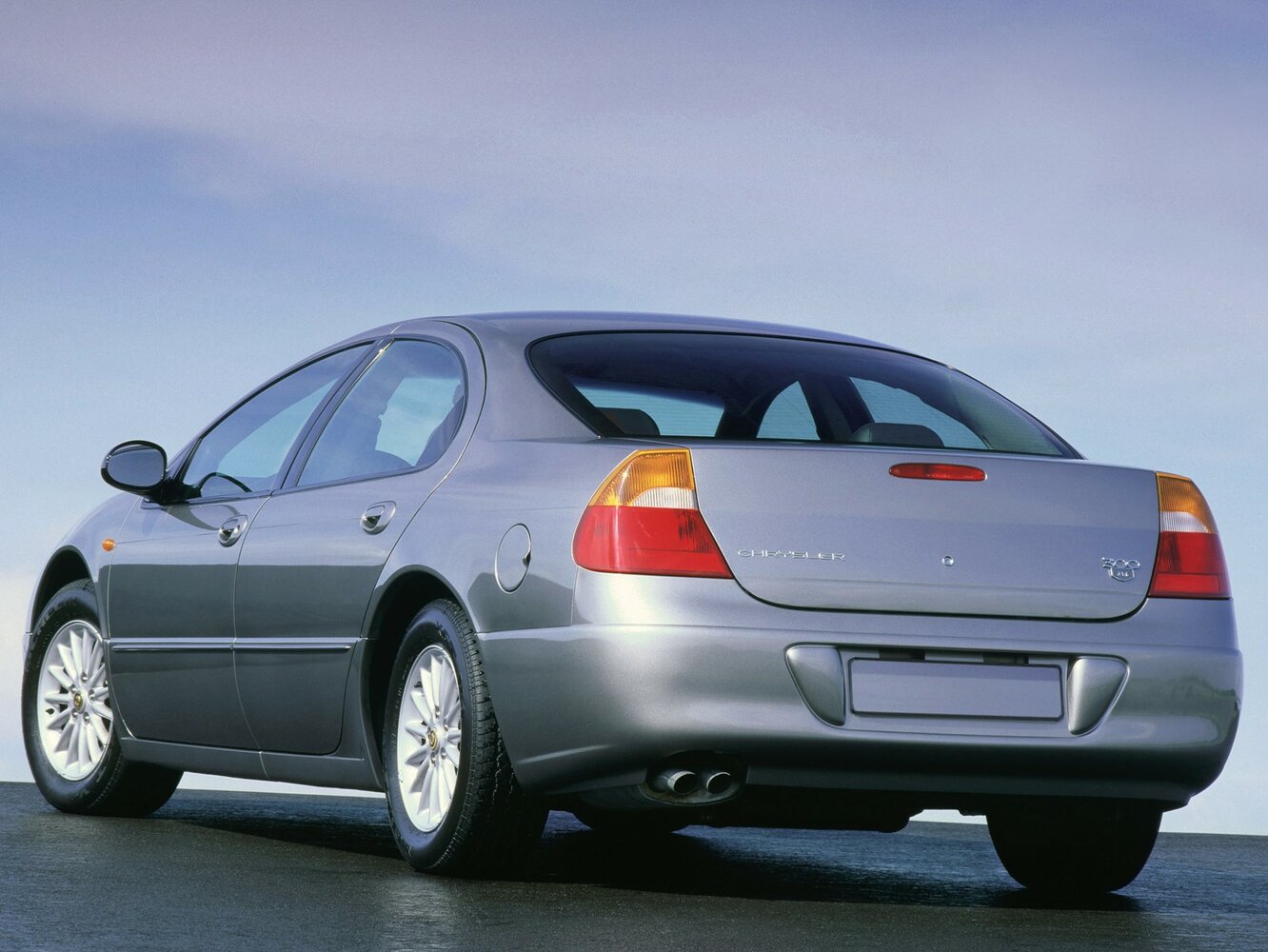 Chrysler 300M, , 1998–2004, Седан: Вид сзади в три четверти