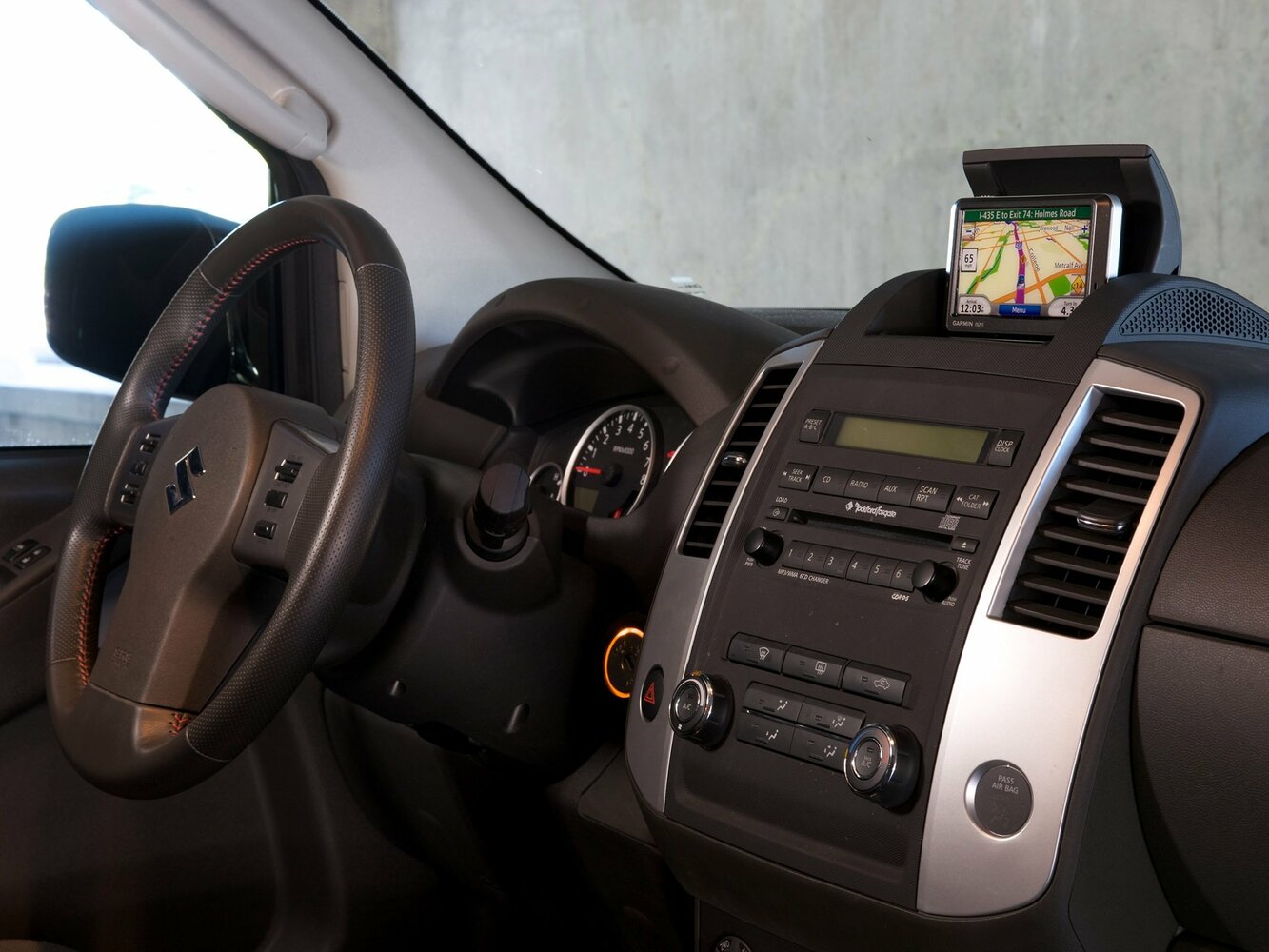 Suzuki Equator, I, 2008–2012, Пикап Двойная кабина CrewCab: Передняя часть салона