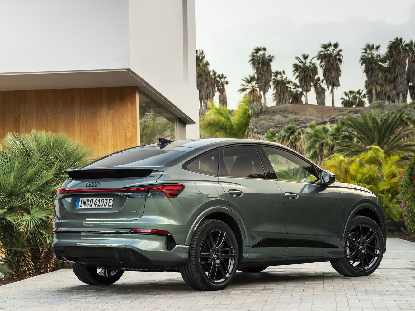 Audi Q4 Sportback e-tron, I Рестайлинг, 2026–2026, Внедорожник 5 дв.: Вид сзади в три четверти