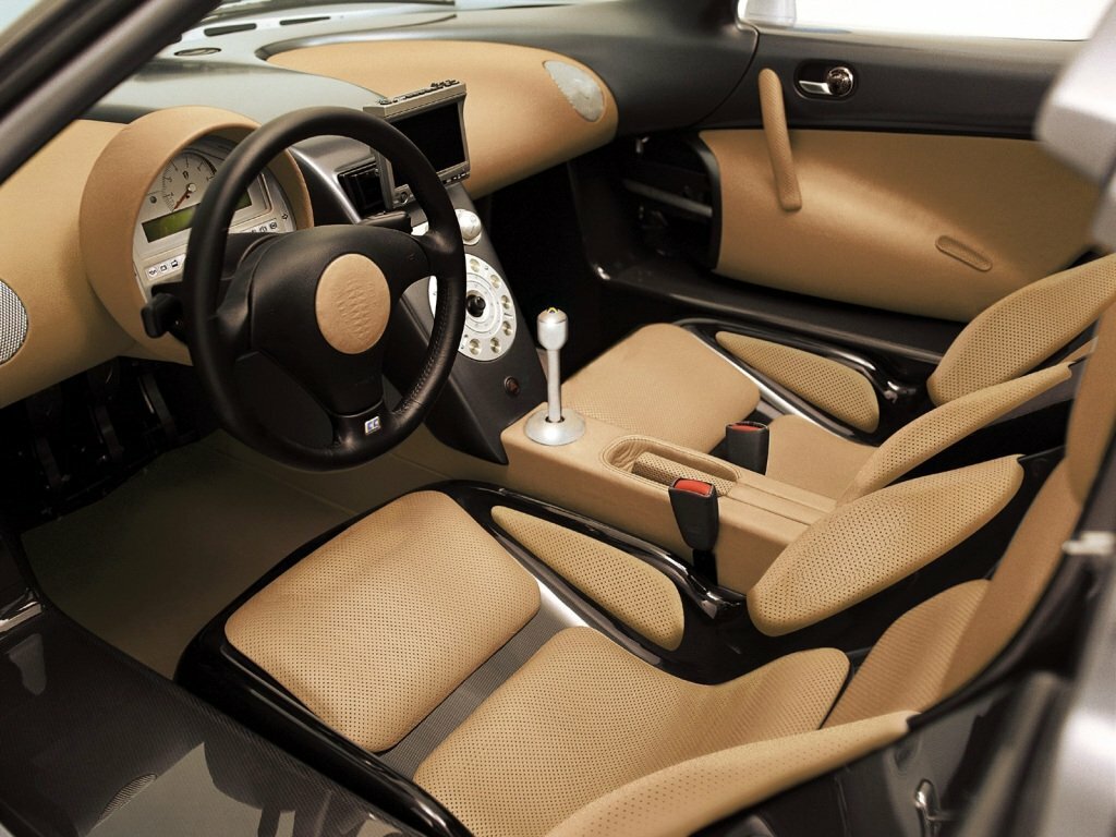 Koenigsegg CC8S, , 2002–2004, Купе: Передняя часть салона