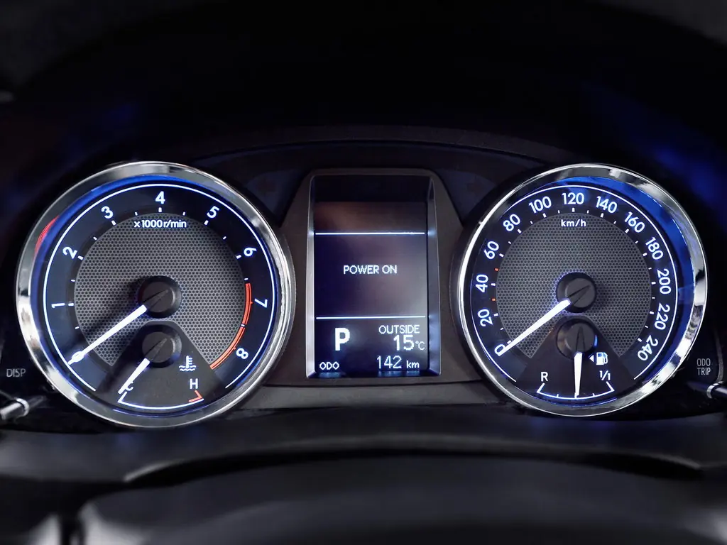 Toyota Corolla, 11 поколение, E180, Седан, Европа, 05.2012 - 07.2016: фото поколения 10