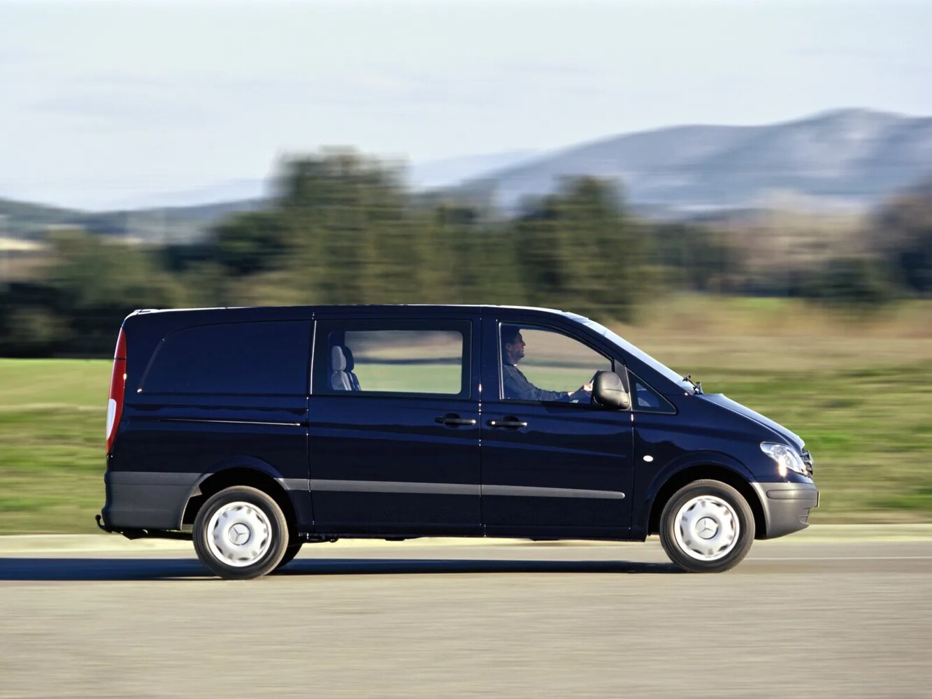 Mercedes-Benz Vito, II (W639), 2003–2010, Минивэн L2: Вид сбоку