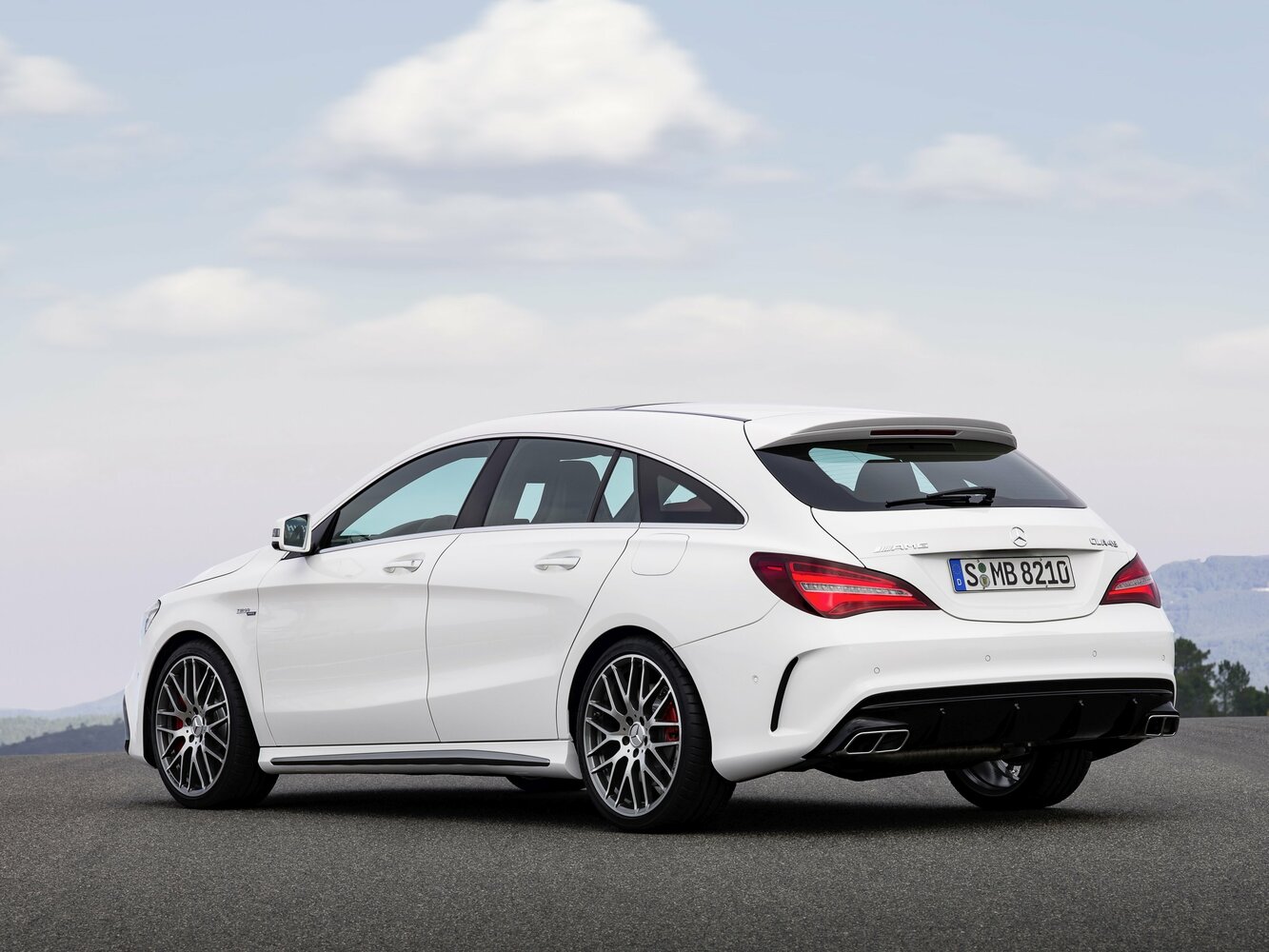 Mercedes-Benz CLA AMG, I (C117, X117) Рестайлинг, 2016–2019, Универсал 5 дв.: Вид сзади в три четверти