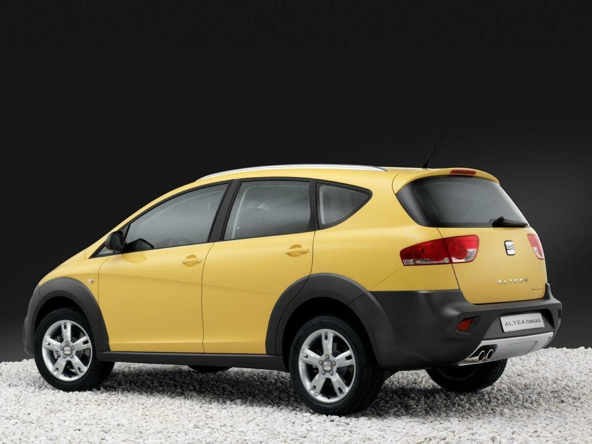 SEAT Altea, I, 2004–2009, Компактвэн Freetrack: Вид сзади в три четверти