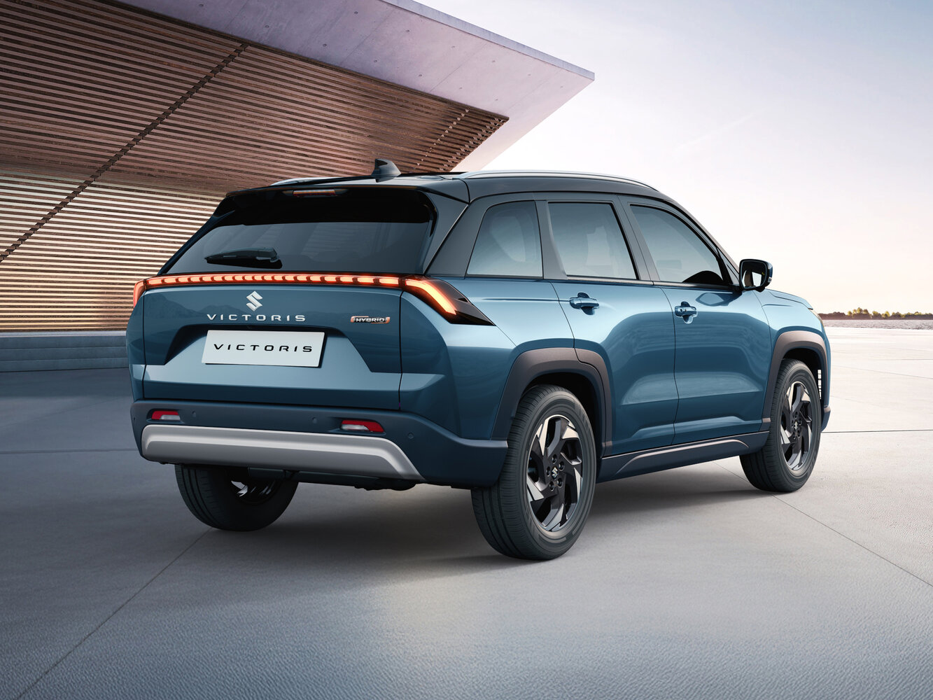 Suzuki Victoris, , 2025–2026, SUV 5 door: Rear three-quarter view