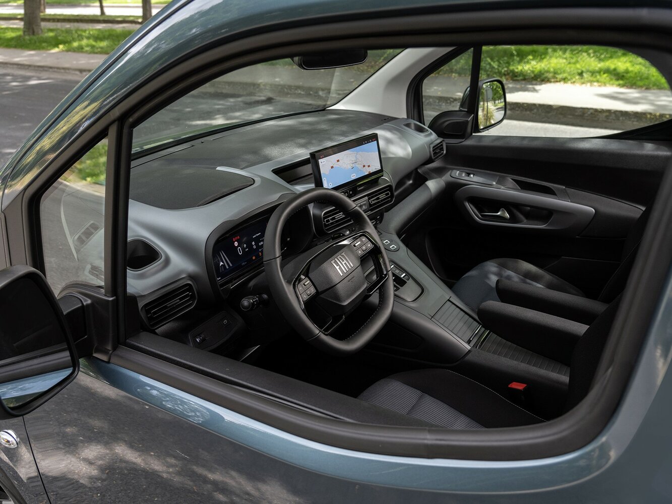 Fiat Doblo, III Рестайлинг, 2024–2026, Компактвэн: Передняя часть салона