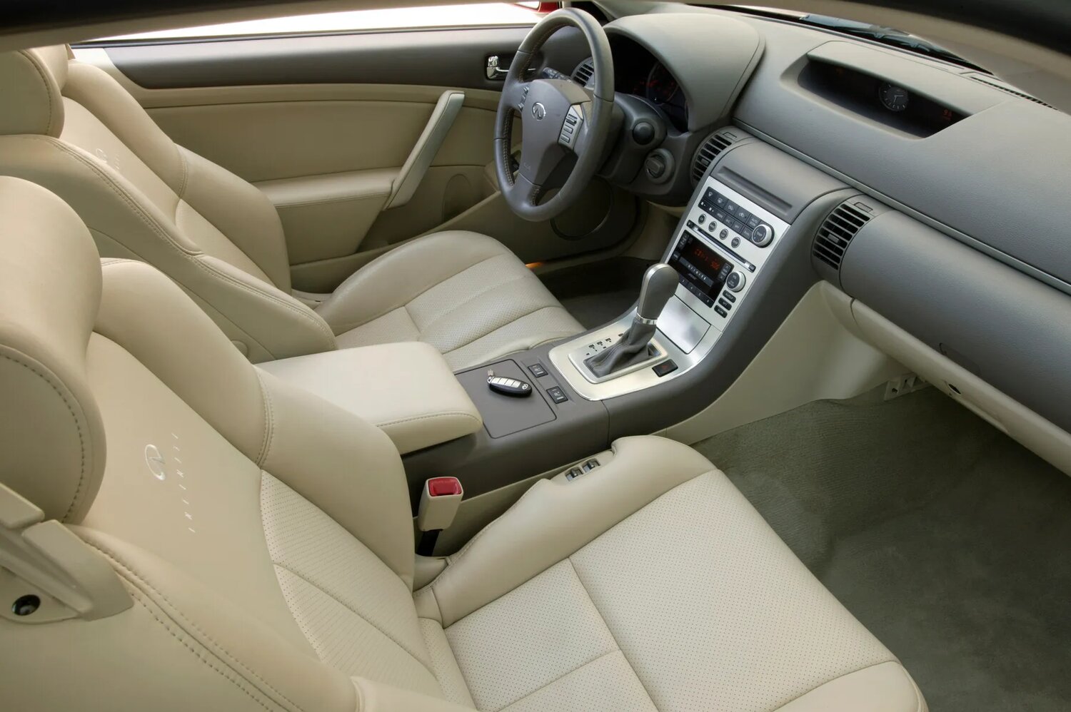 Infiniti G, III, 2002–2007, Купе: Передняя часть салона