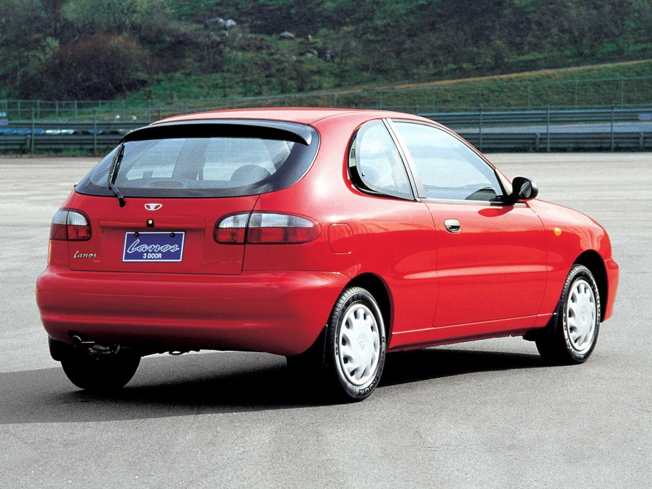Daewoo Lanos, , 1997–2008, Хэтчбек 3 дв.: Вид сзади в три четверти