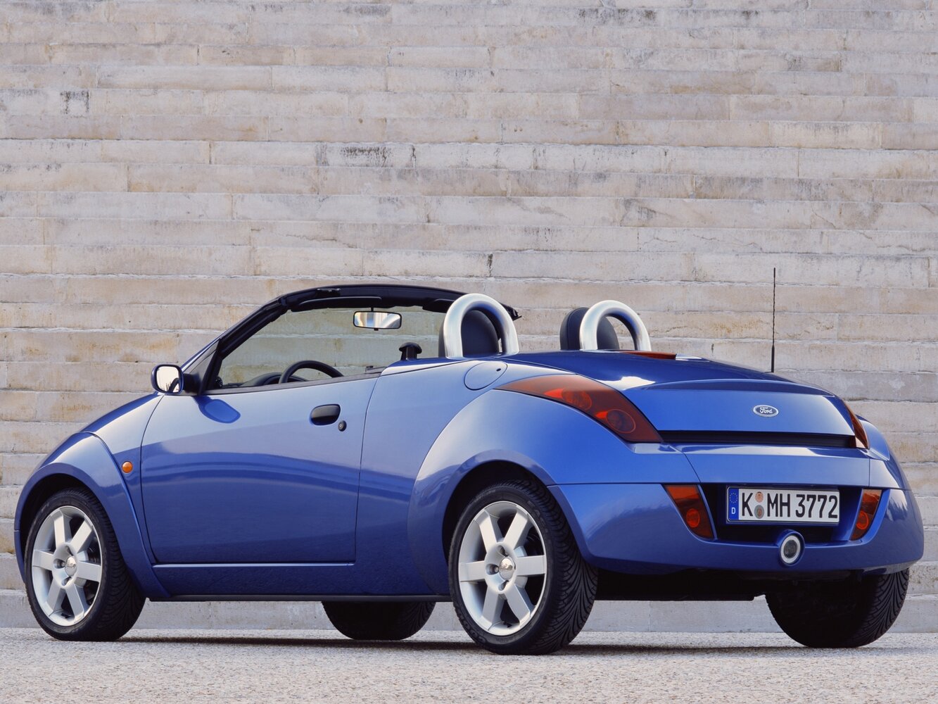 Ford KA, I, 1996–2008, Кабриолет StreetKa: Вид сзади в три четверти