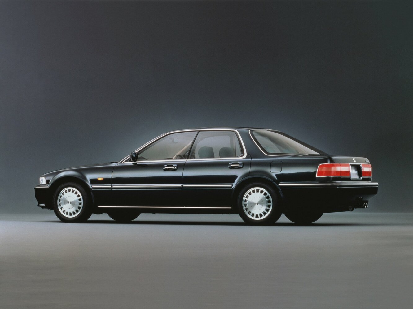 Honda Inspire, I, 1989–1992, Sedan: Side view