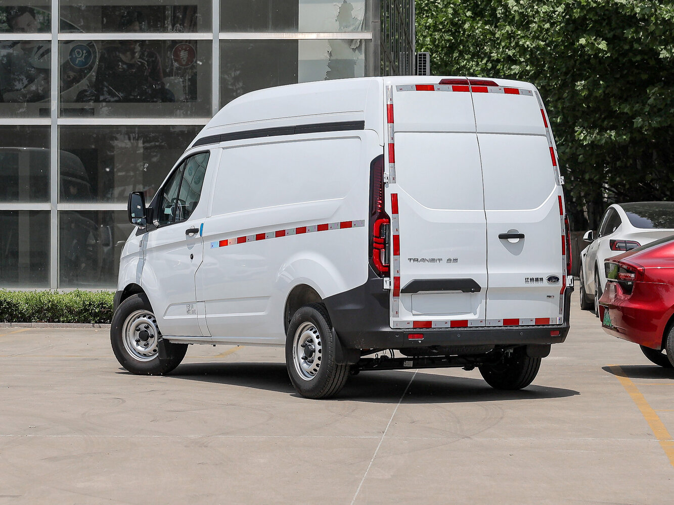 Ford Transit Custom, I (China Market), 2023–2026, Van SWB: Rear three-quarter view