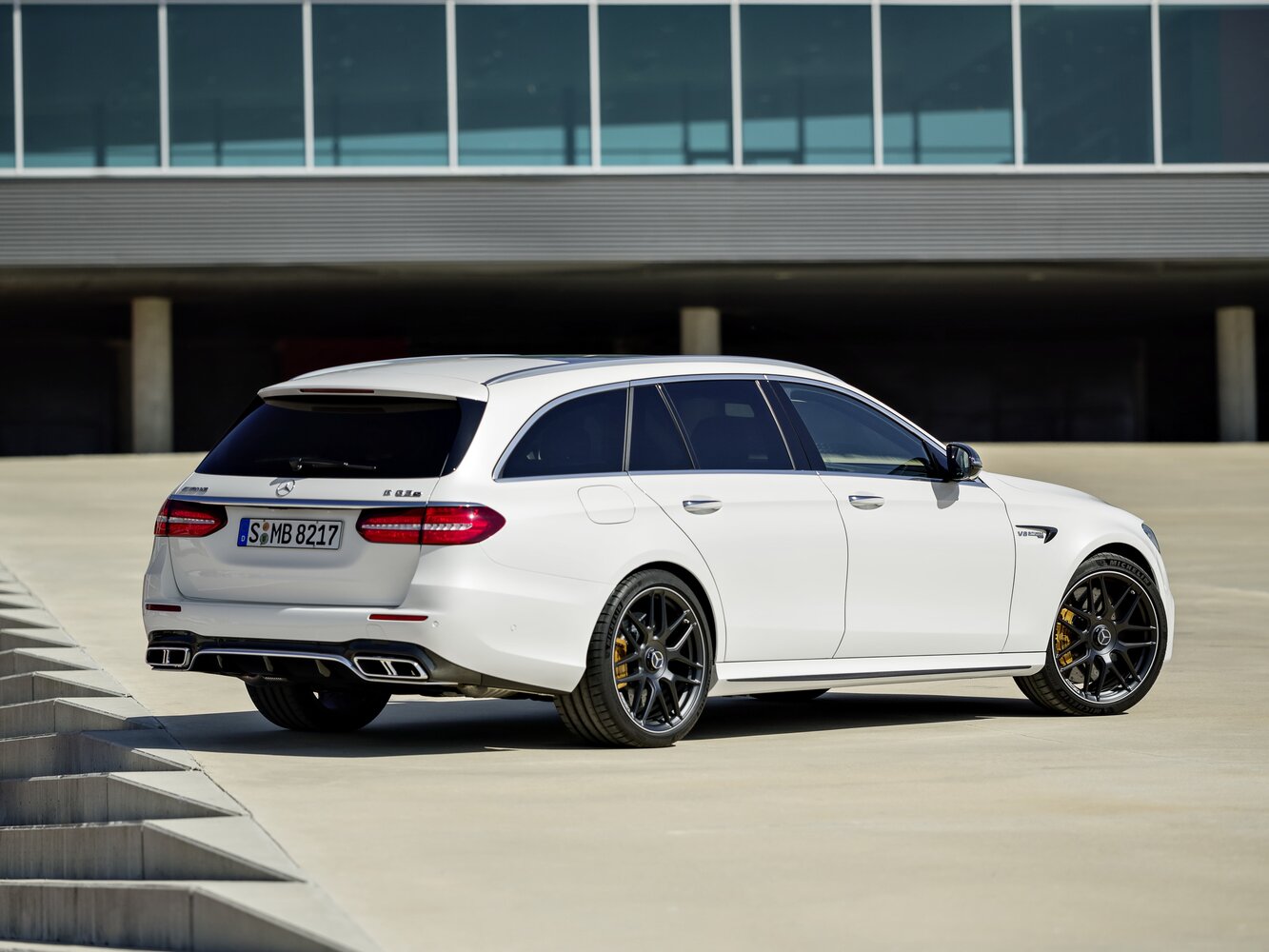 Mercedes-Benz E-Класс AMG, V (W213), 2016–2020, Универсал 5 дв.: Вид сзади в три четверти