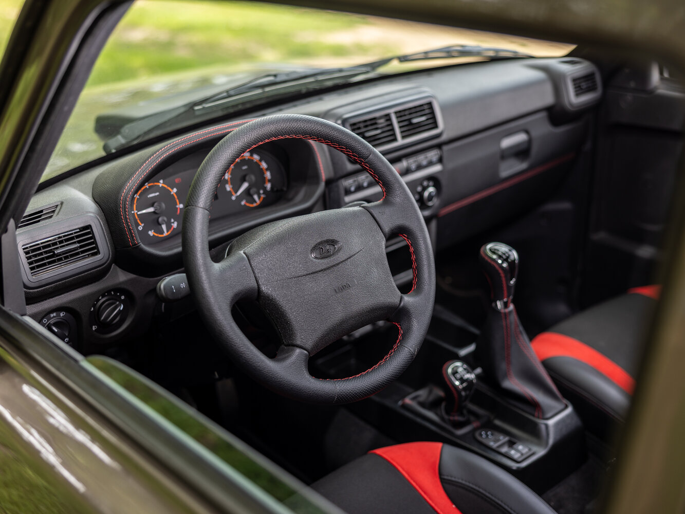 Lada (ВАЗ) Niva Legend, I, 2021–2026, Внедорожник 3 дв. Sport: Передняя часть салона