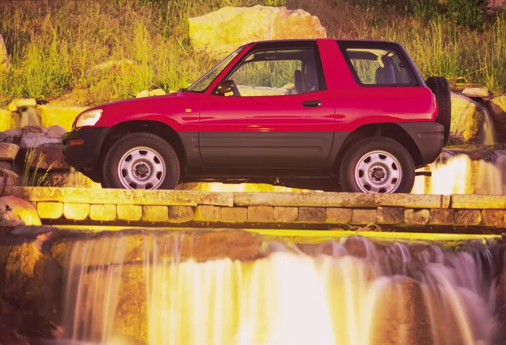Toyota Rav4, 1 поколение, XA10, Джип/suv 3 дв., Россия, 05.1994 - 12.1997: фото поколения 8