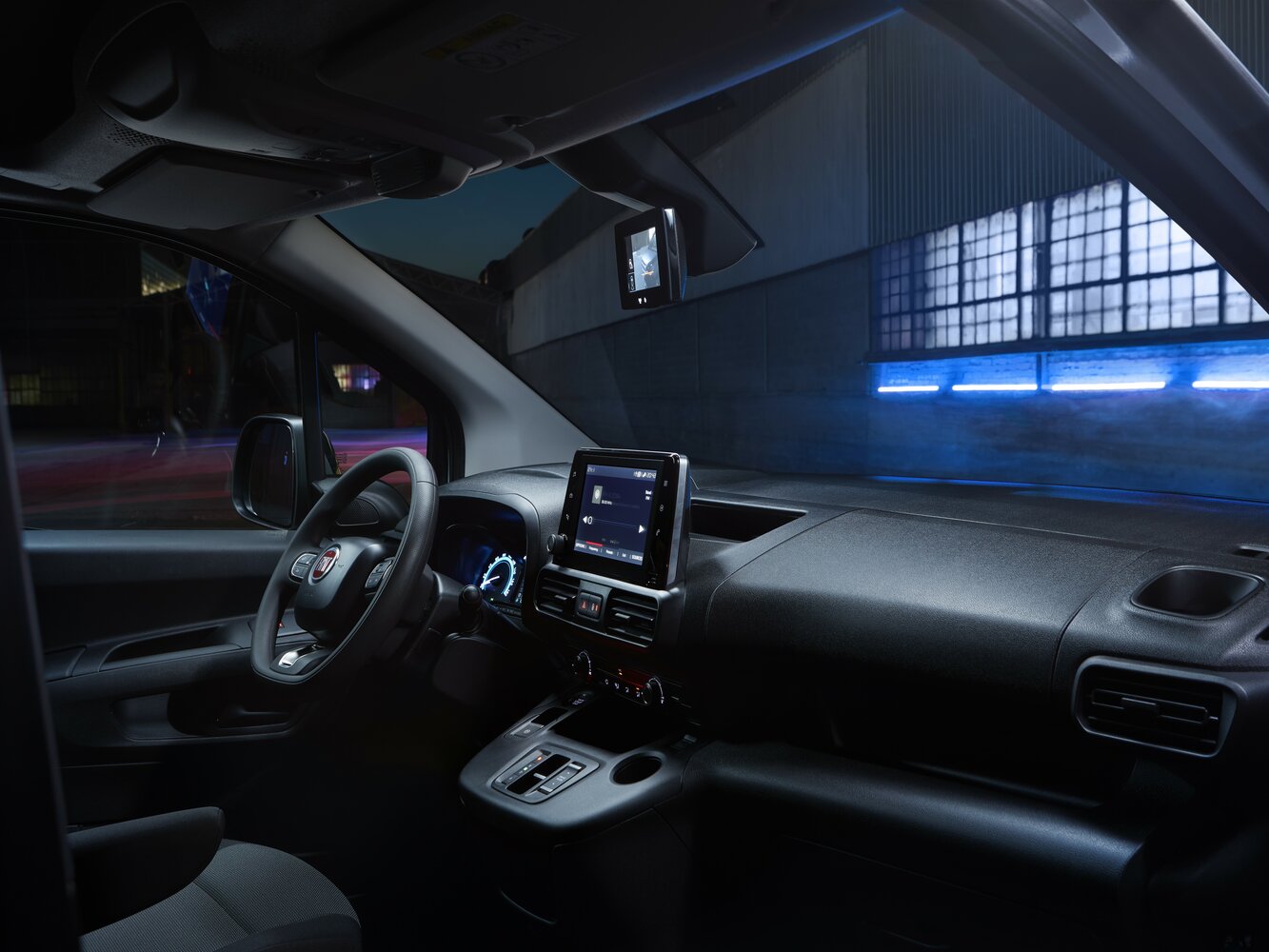 Fiat Doblo, III, 2022–2024, Фургон: Передняя часть салона