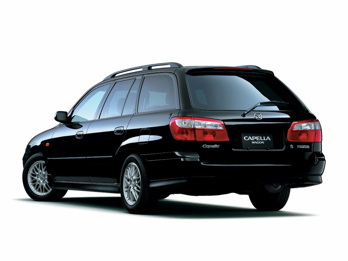 Mazda Capella, VI, 1997–2002, Универсал 5 дв.: Вид сзади в три четверти