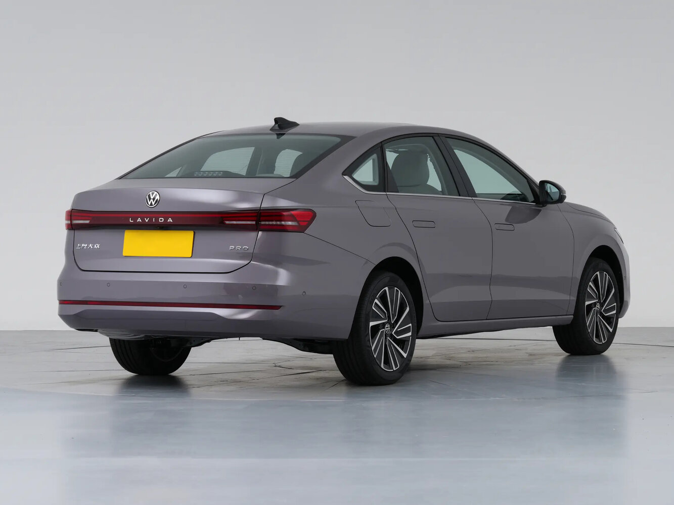 Volkswagen Lavida, IV, 2025–2026, Седан Pro: Вид сзади в три четверти