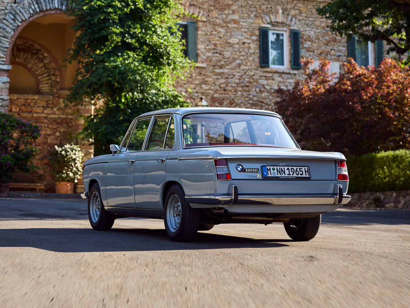 BMW New Class, 1800, 1963–1971, Sedan: Rear three-quarter view
