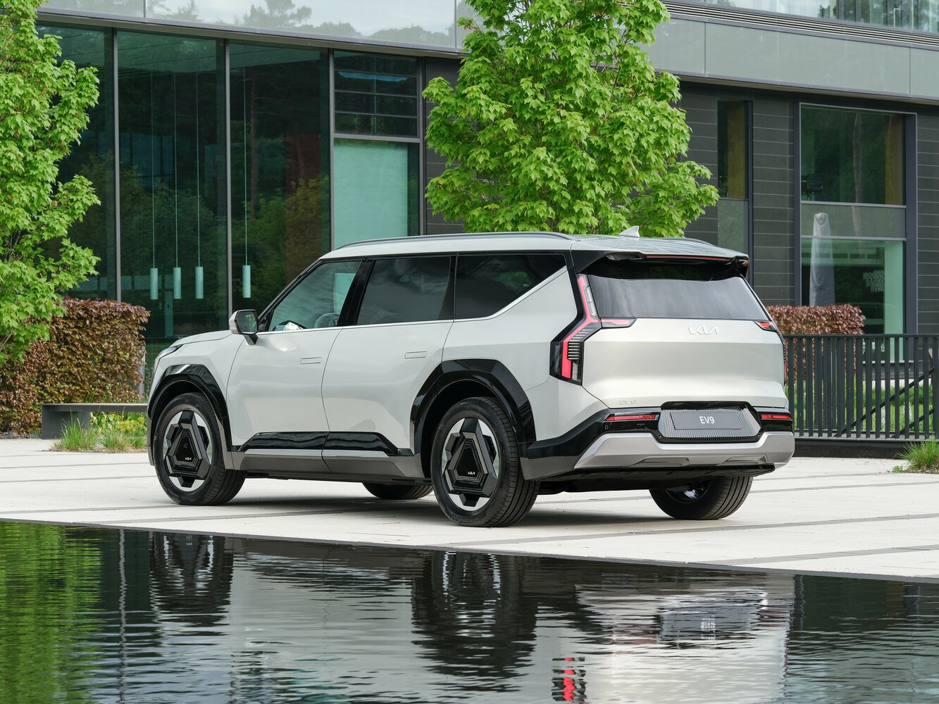 Kia EV9, , 2023–2026, Внедорожник 5 дв.: Вид сзади в три четверти