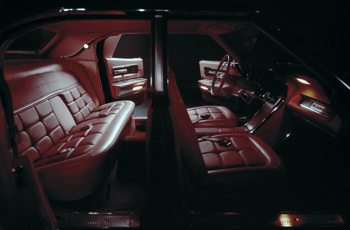 Ford Thunderbird, V, 1967–1971, Седан-хардтоп: Задняя часть салона