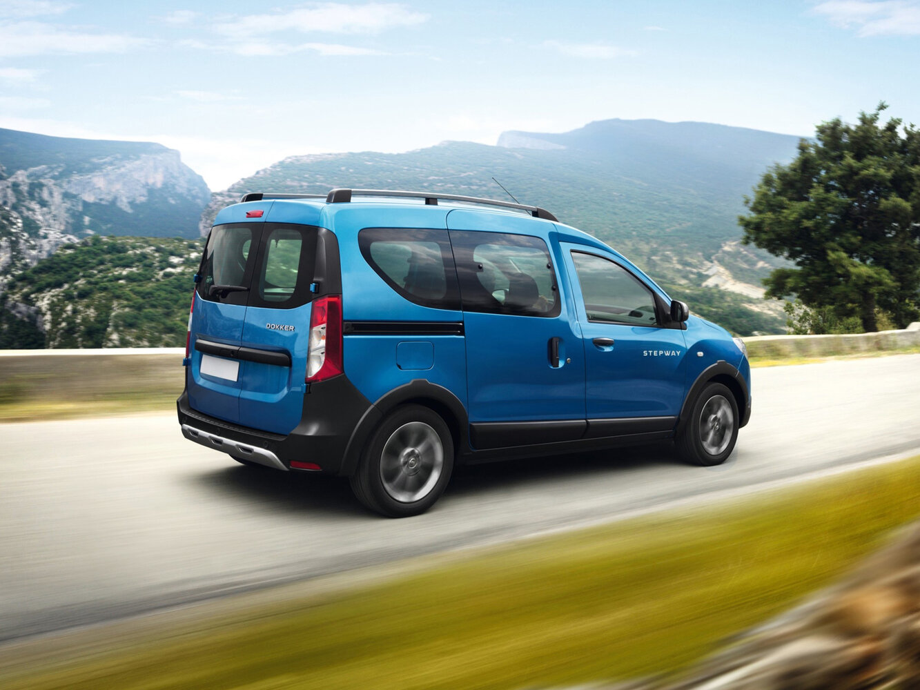 Renault Dokker, I, 2012–2021, Компактвэн Stepway: Вид сзади в три четверти