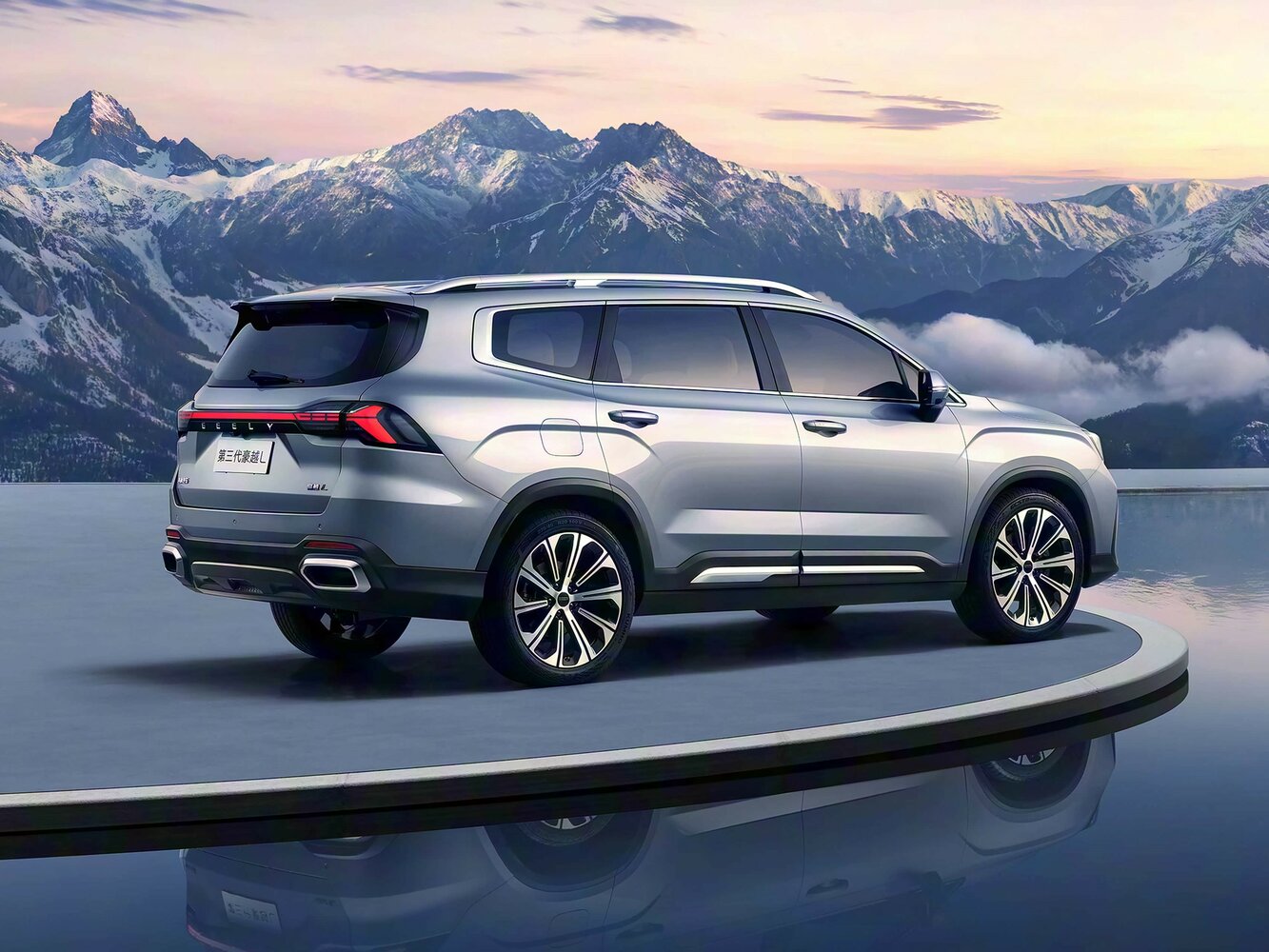 Geely Haoyue L, I Рестайлинг, 2025–2026, Внедорожник 5 дв.: Вид сзади в три четверти