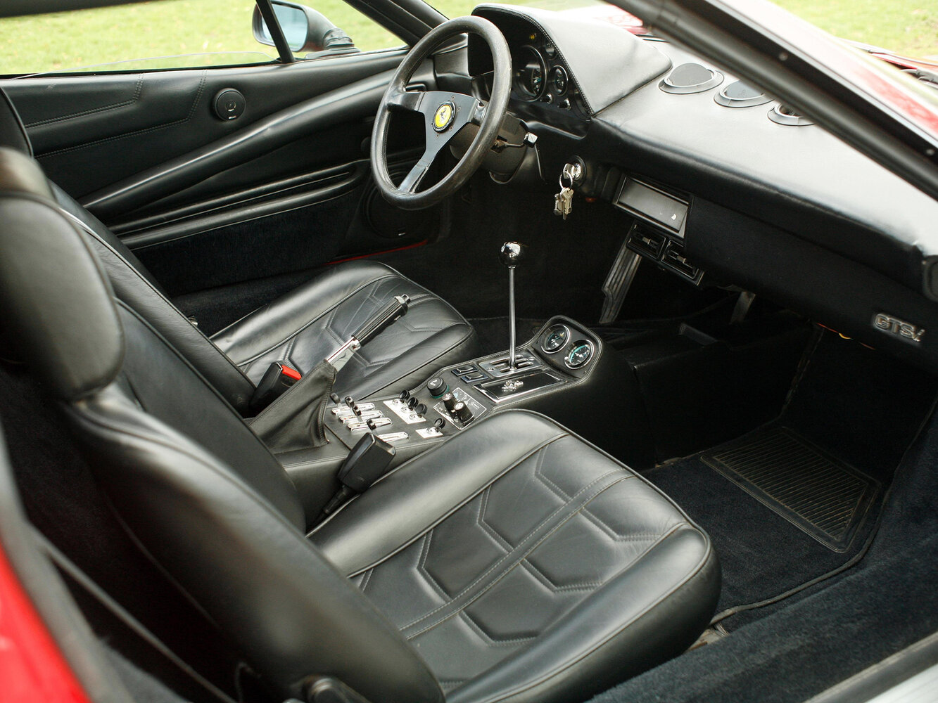 Ferrari 208/308, , 1974–1989, Тарга: Front cabin
