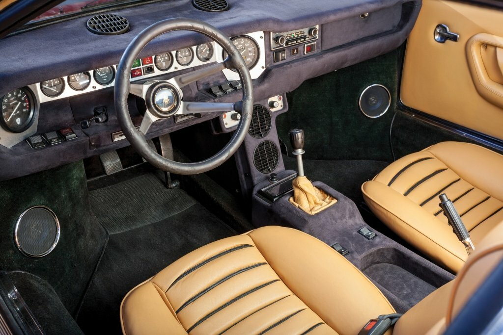 Lamborghini Urraco, , 1972–1981, Купе: Передняя часть салона