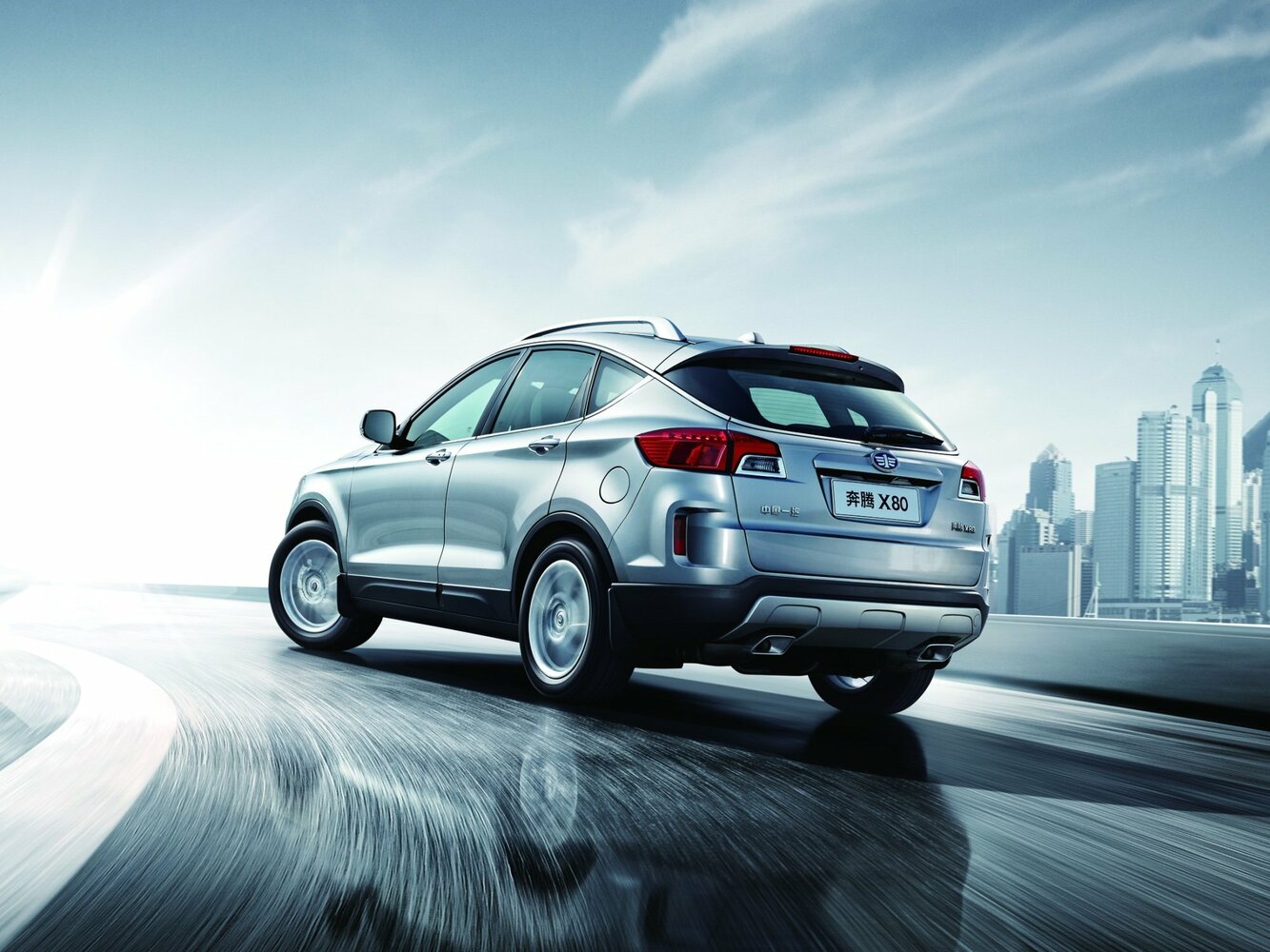 FAW Besturn X80, I, 2013–2018, Внедорожник 5 дв.: Вид сзади в три четверти