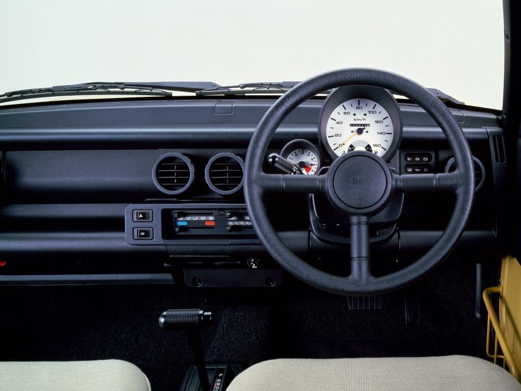 Nissan BE-1, , 1987–1989, Coupe: Front cabin