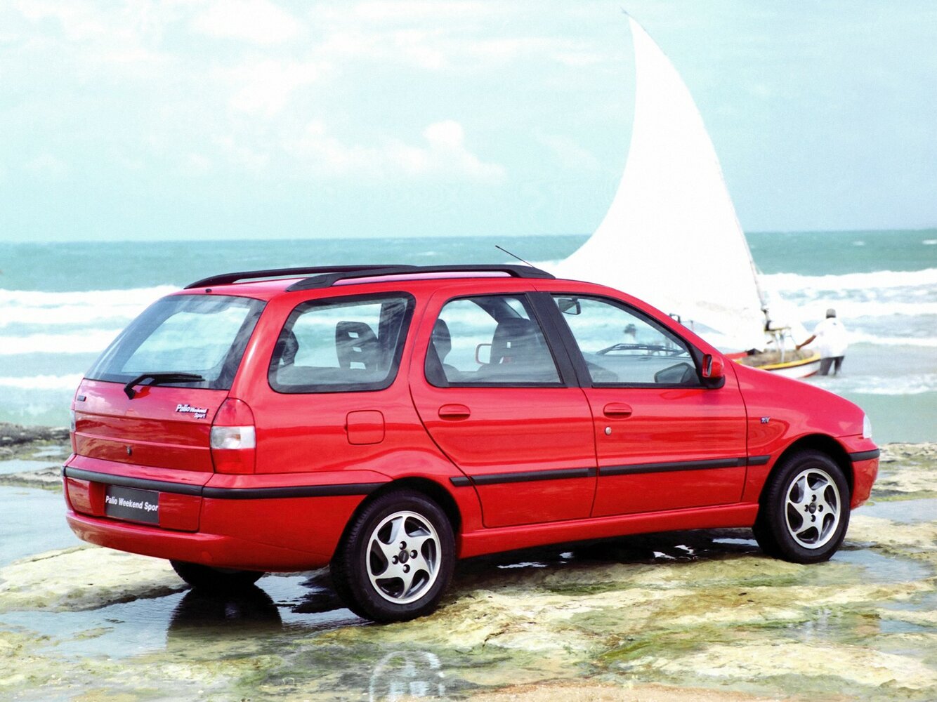 Fiat Palio, I, 1996–2001, Универсал 5 дв.: Вид сзади в три четверти