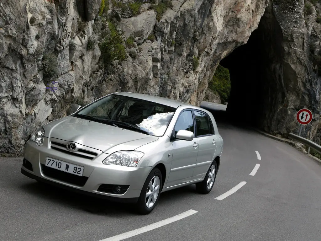 Toyota Corolla, 9 поколение, E120, рестайлинг, Хэтчбек 5 дв., Россия, 05.2004 - 02.2007: фото поколения 18