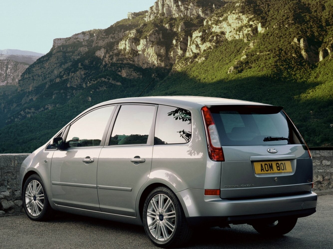 Ford C-MAX, I, 2003–2007, Компактвэн: Вид сзади в три четверти